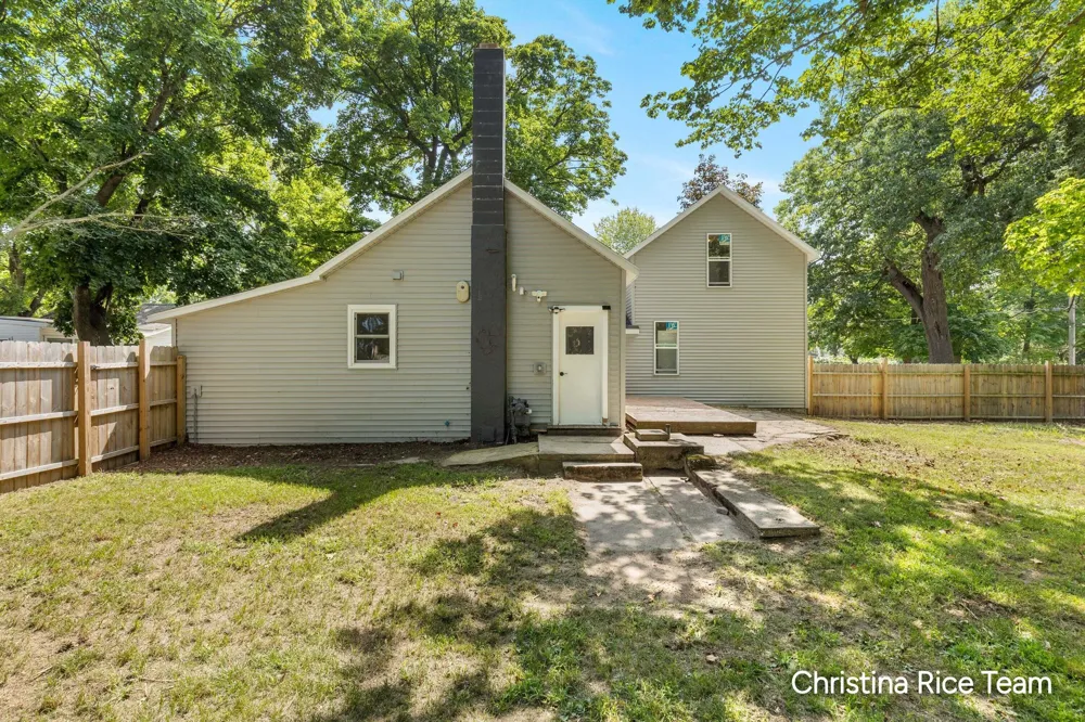 412 W Montcalm Street Greenville, MI 48838