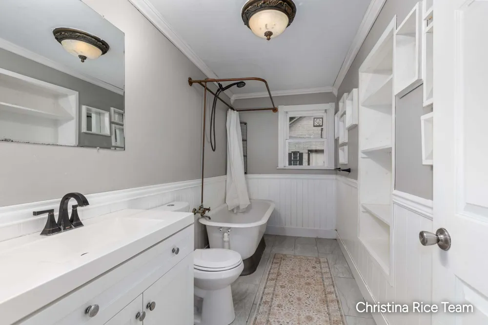 412 W Montcalm Street Greenville, MI 48838