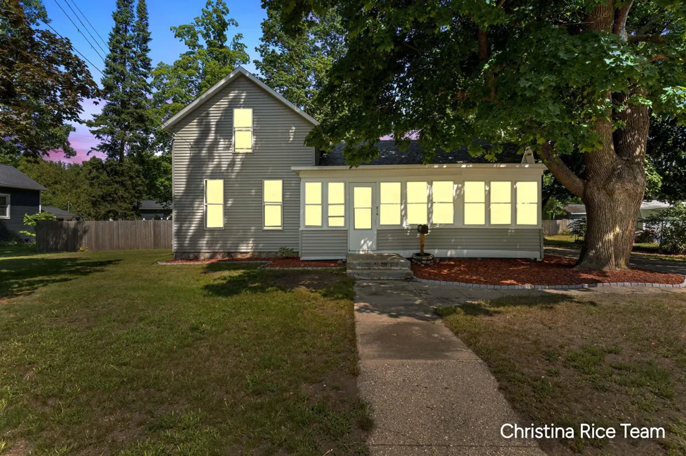412 W Montcalm Street Greenville, MI 48838