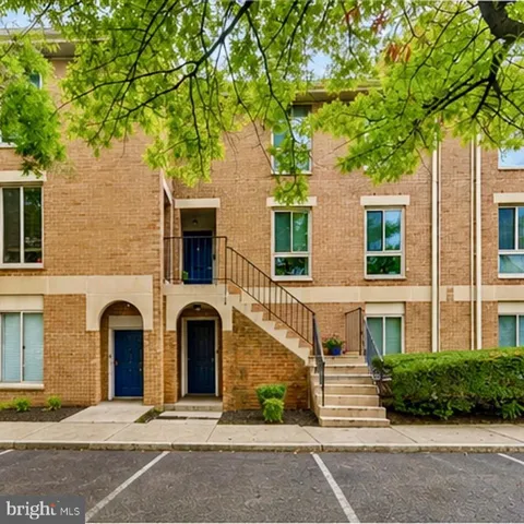 109 W CONWAY STREET