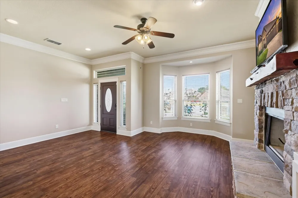 2010 Maxwell Court Aubrey, TX 76227