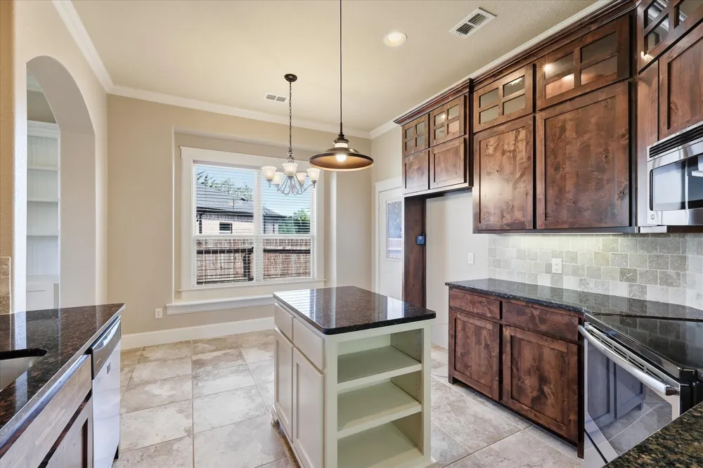 2010 Maxwell Court Aubrey, TX 76227