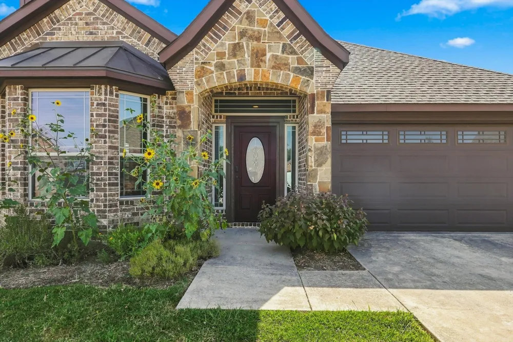 2010 Maxwell Court Aubrey, TX 76227
