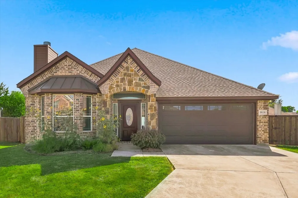 2010 Maxwell Court Aubrey, TX 76227