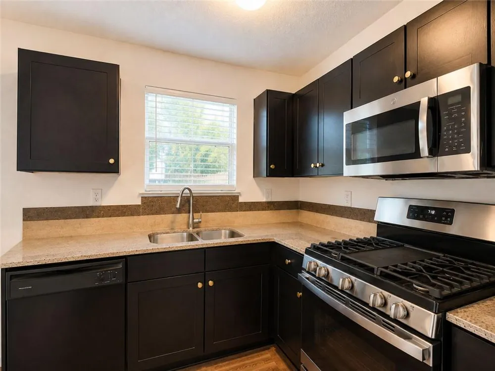 2490 Rambling Way Lithonia, GA 30058