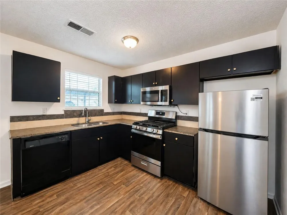 2490 Rambling Way Lithonia, GA 30058