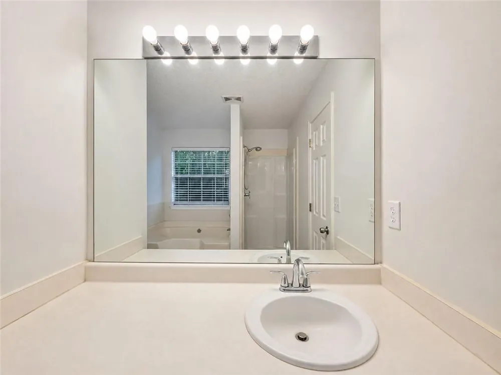 2490 Rambling Way Lithonia, GA 30058