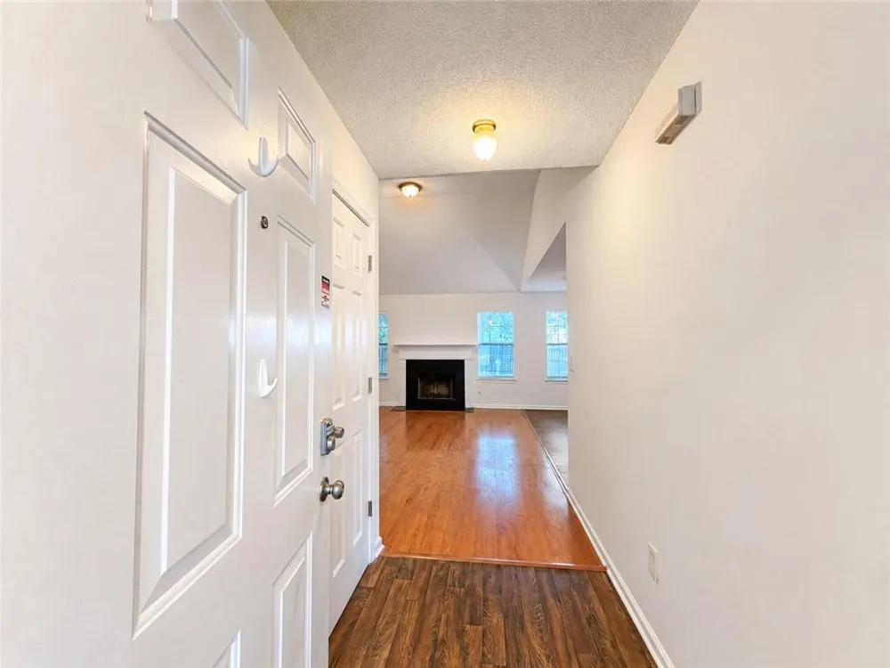 2490 Rambling Way Lithonia, GA 30058
