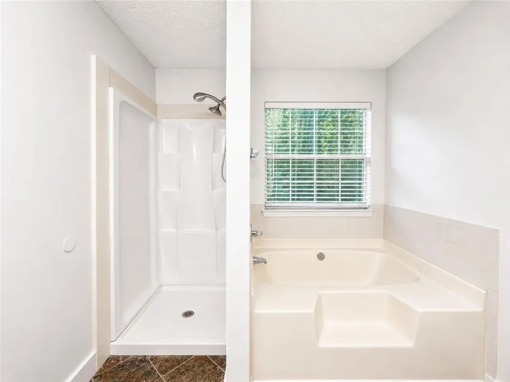 2490 Rambling Way Lithonia, GA 30058