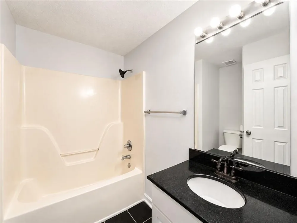 2490 Rambling Way Lithonia, GA 30058