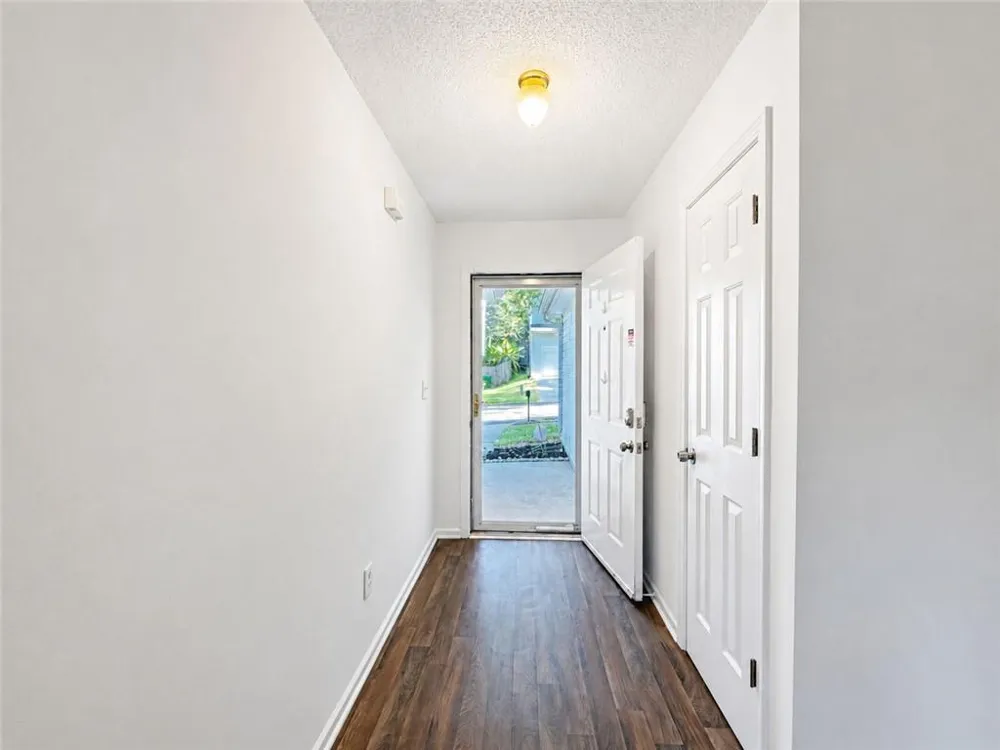 2490 Rambling Way Lithonia, GA 30058