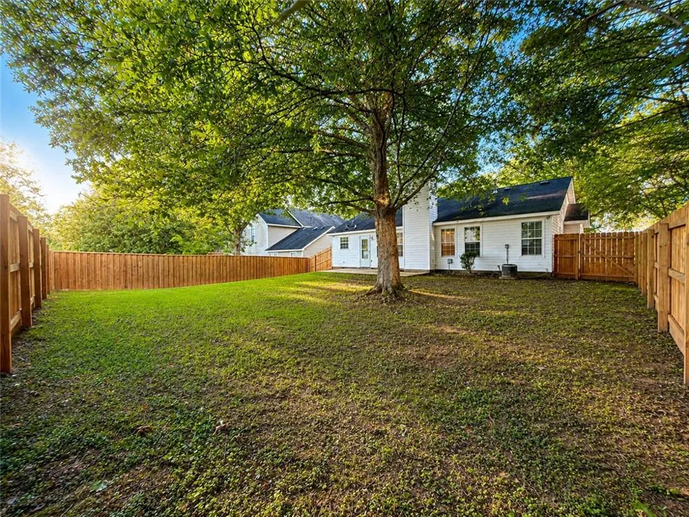 2490 Rambling Way Lithonia, GA 30058