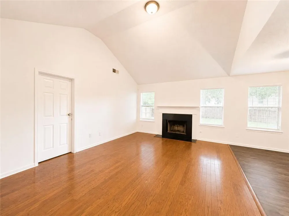 2490 Rambling Way Lithonia, GA 30058