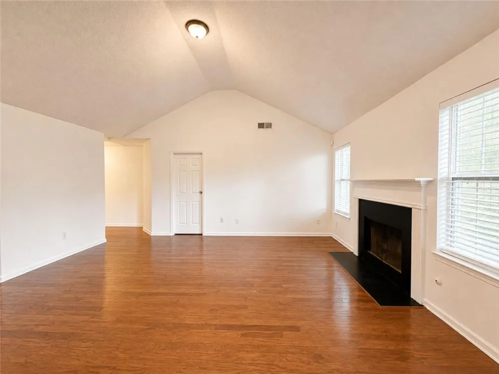 2490 Rambling Way Lithonia, GA 30058