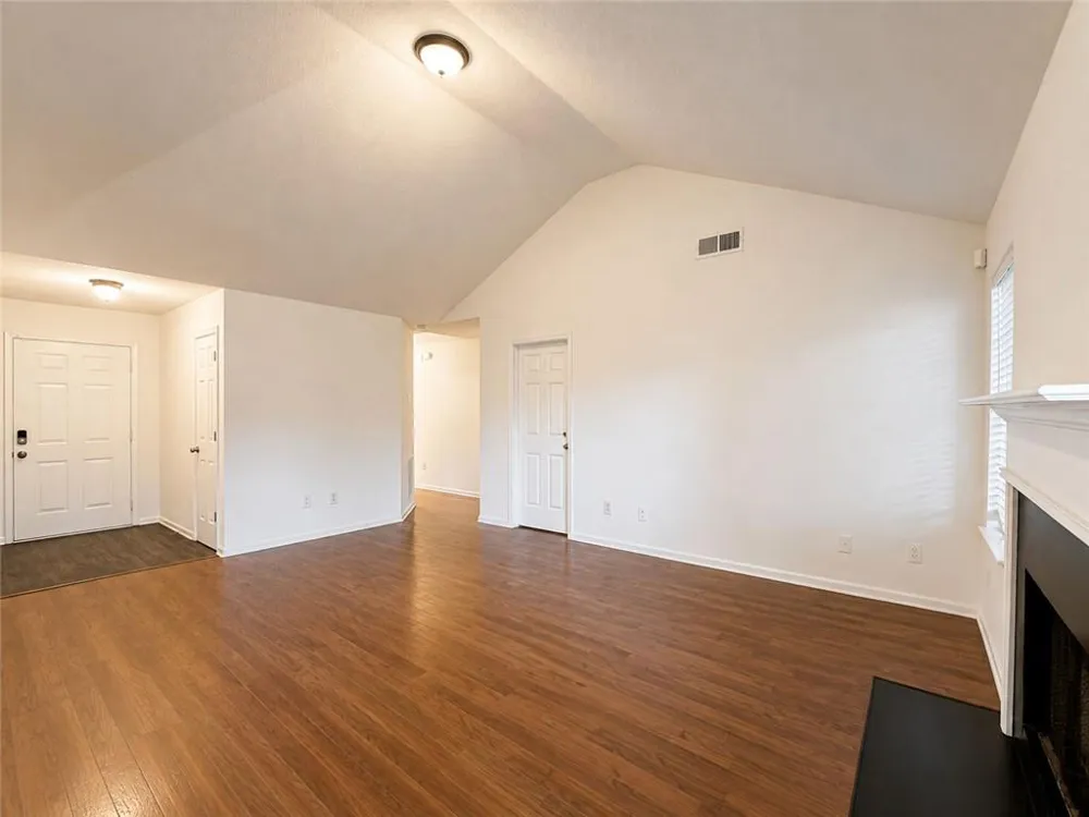 2490 Rambling Way Lithonia, GA 30058
