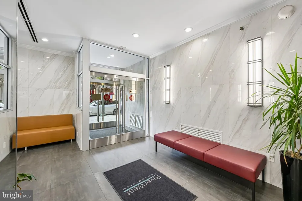 2101 CHESTNUT STREET #817 Philadelphia, PA 19103