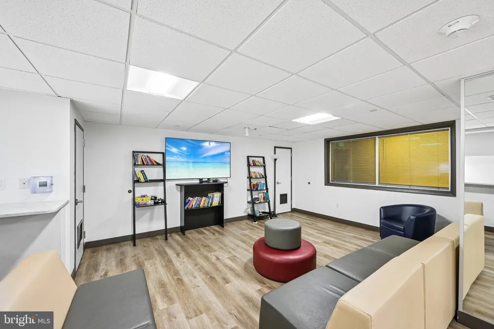2101 CHESTNUT STREET #817 Philadelphia, PA 19103
