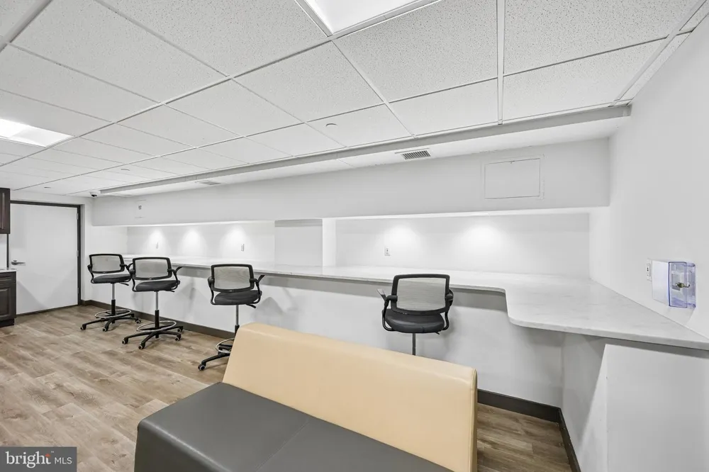 2101 CHESTNUT STREET #817 Philadelphia, PA 19103