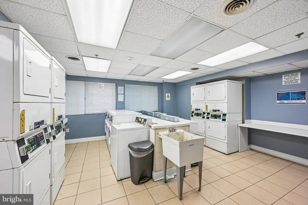 2101 CHESTNUT STREET #817 Philadelphia, PA 19103