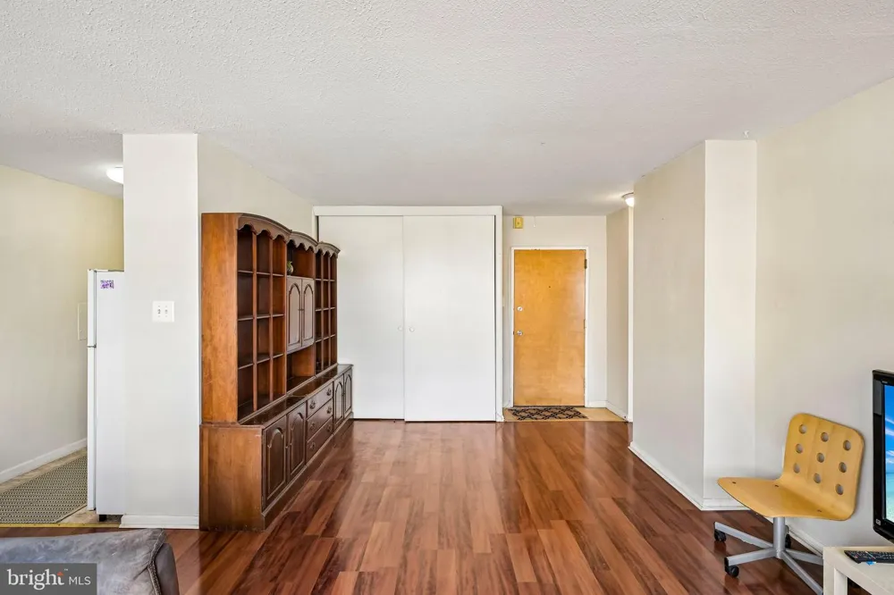 2101 CHESTNUT STREET #817 Philadelphia, PA 19103