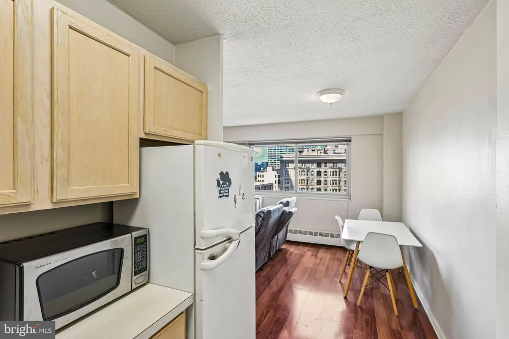 2101 CHESTNUT STREET #817 Philadelphia, PA 19103