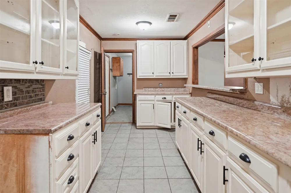 1218 Diana Drive Arlington, TX 76011