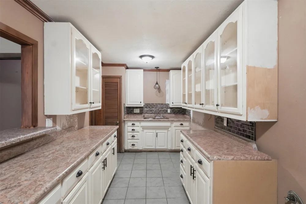 1218 Diana Drive Arlington, TX 76011