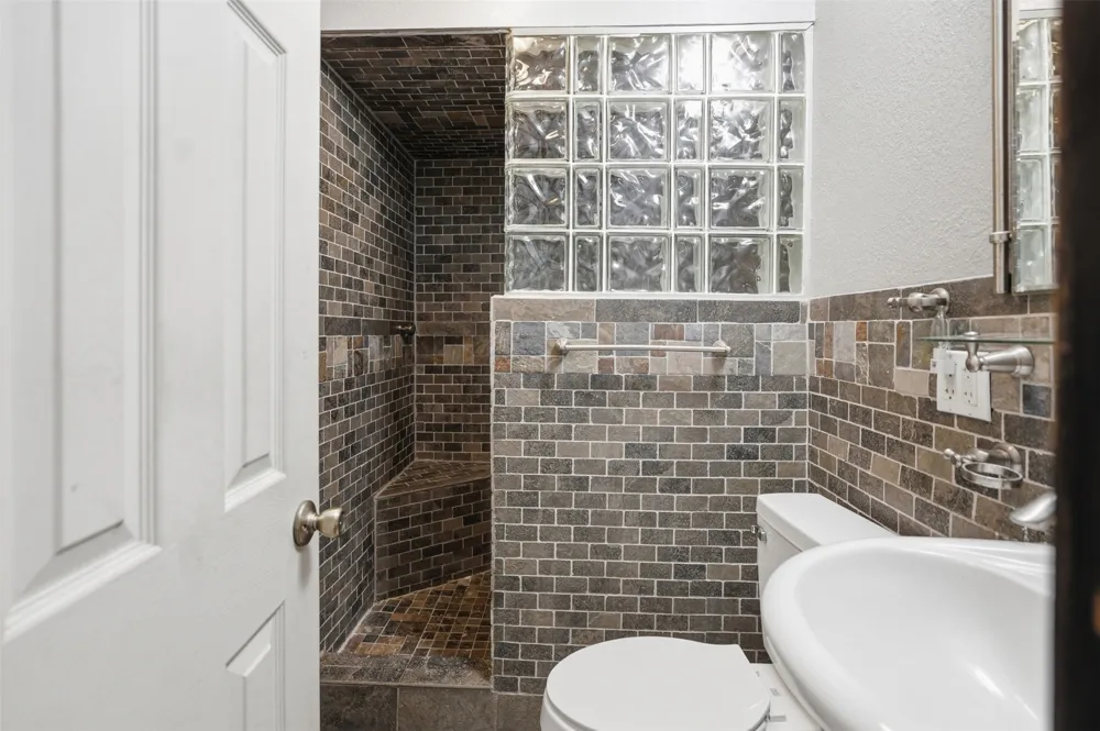1218 Diana Drive Arlington, TX 76011