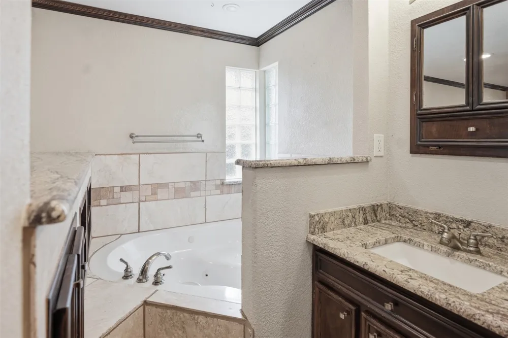 1218 Diana Drive Arlington, TX 76011