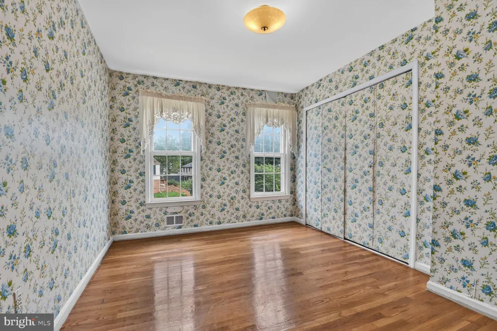 7905 IVYMOUNT TERRACE Potomac, MD 20854