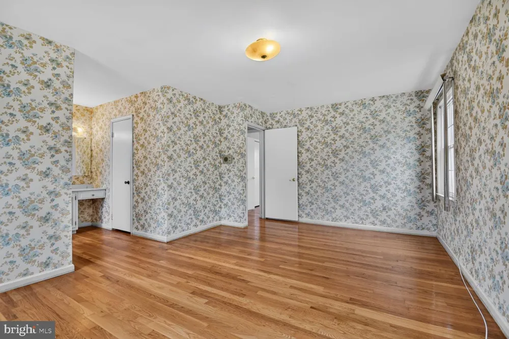7905 IVYMOUNT TERRACE Potomac, MD 20854