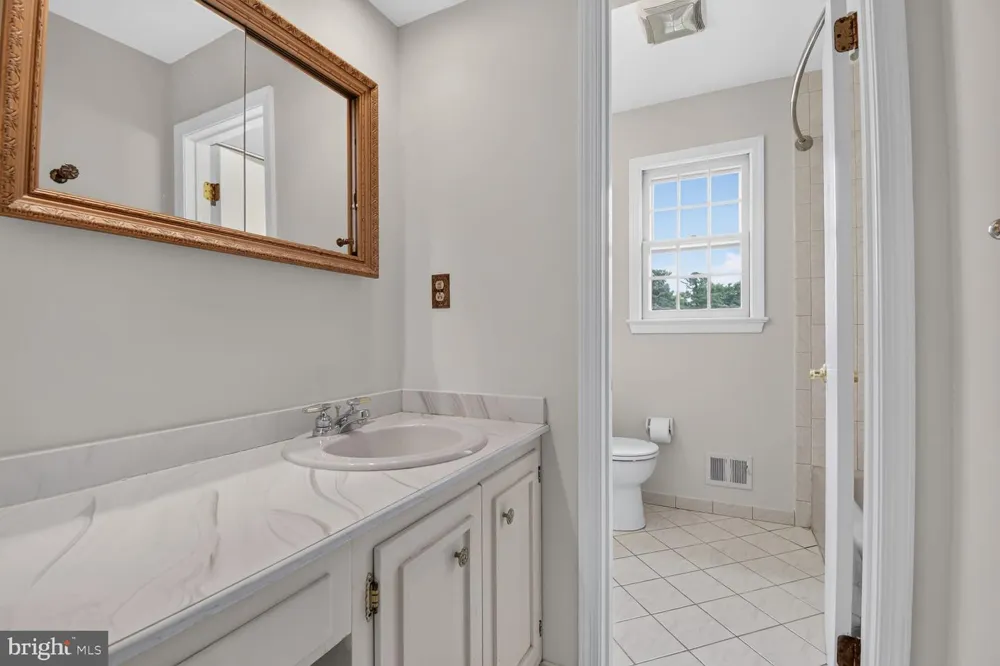 7905 IVYMOUNT TERRACE Potomac, MD 20854