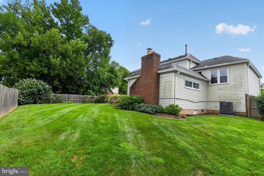 7905 IVYMOUNT TERRACE Potomac, MD 20854