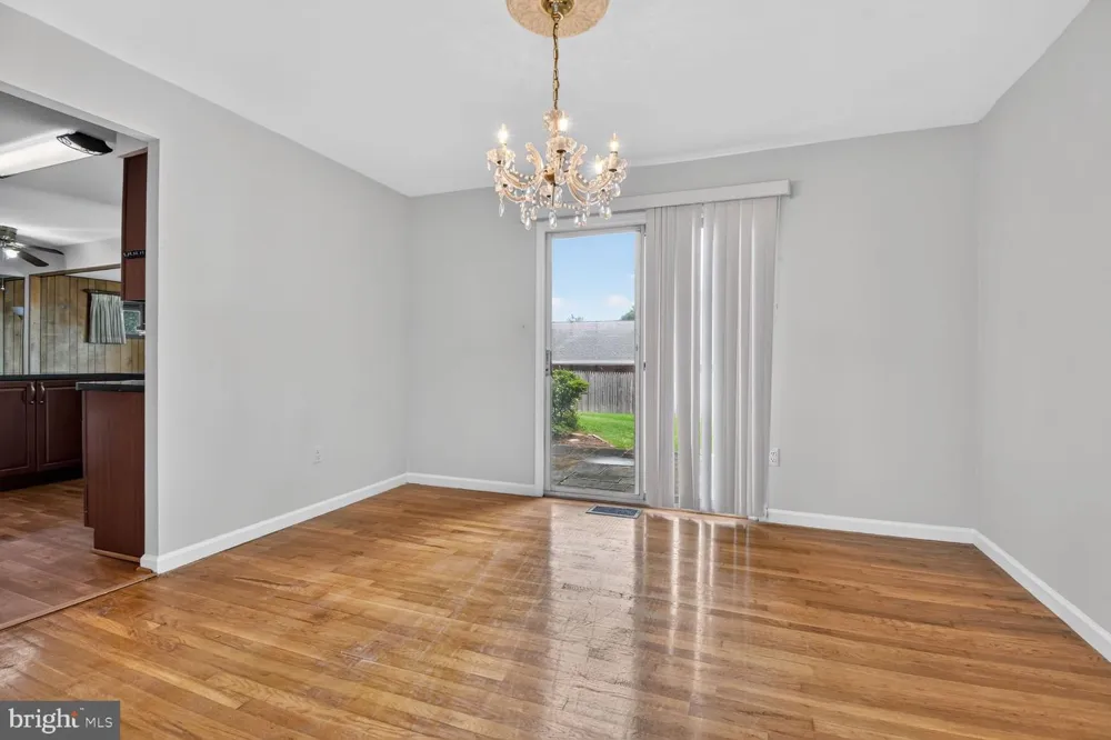 7905 IVYMOUNT TERRACE Potomac, MD 20854