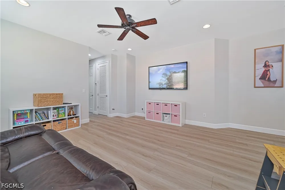 Seaside Key Court North Fort Myers, FL 33903