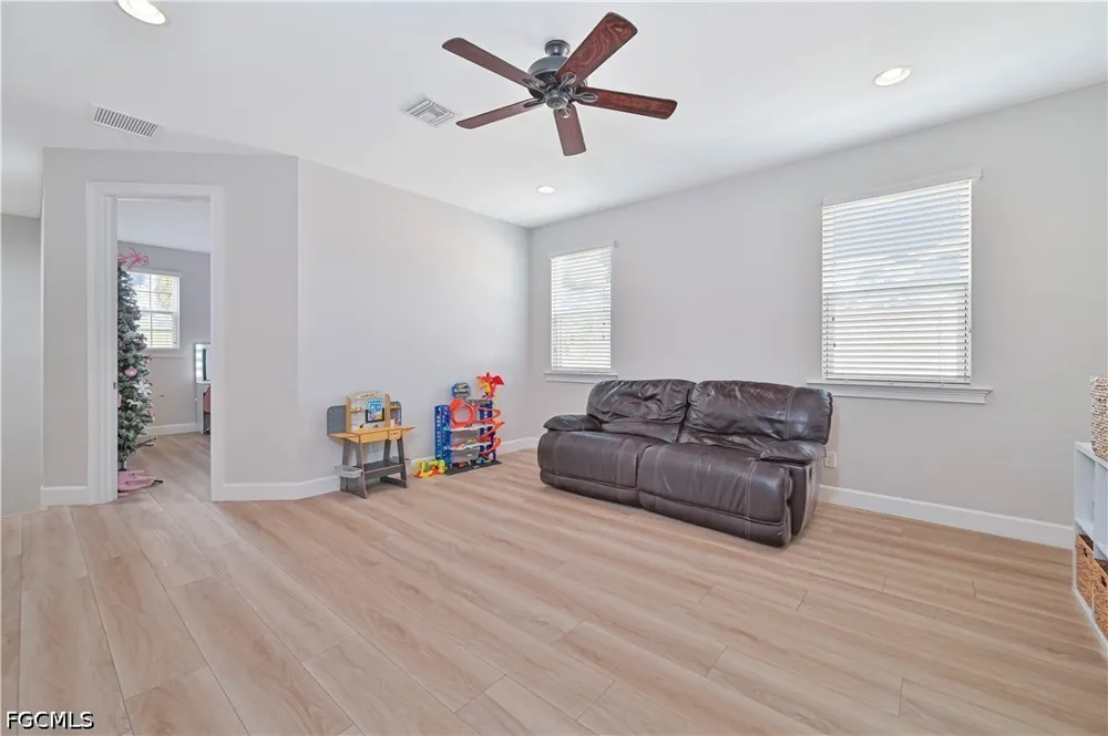 Seaside Key Court North Fort Myers, FL 33903
