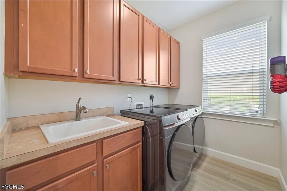Seaside Key Court North Fort Myers, FL 33903