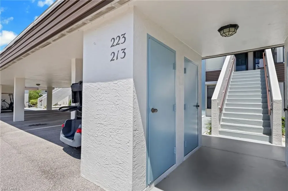 5770 Trailwinds Drive #213 Fort Myers, FL 33907