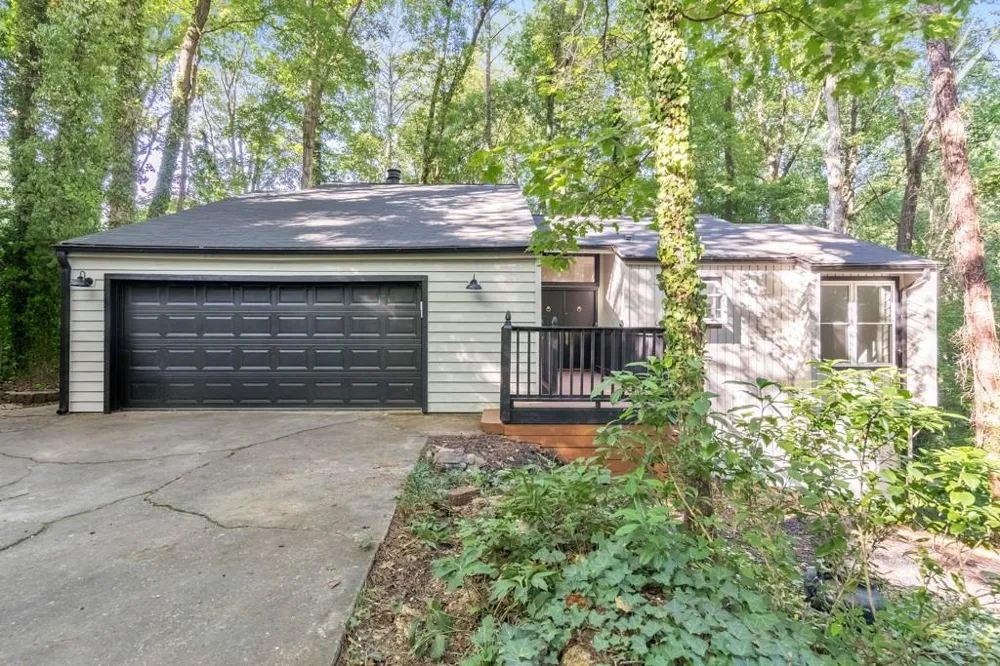 210 Brandenburgh Circle Roswell, GA 30075