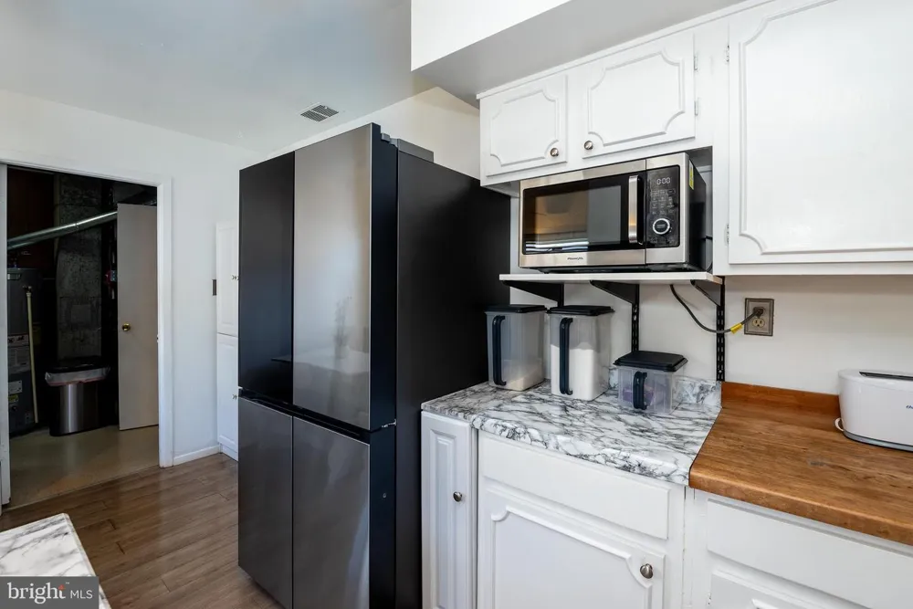 27 EAST LANE Willingboro, NJ 08046