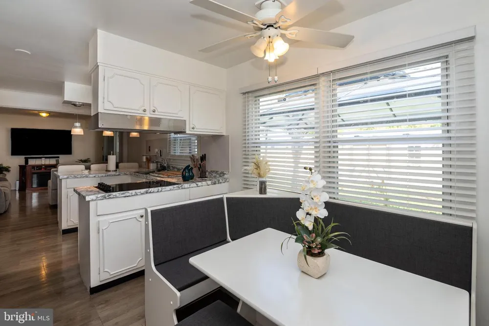 27 EAST LANE Willingboro, NJ 08046