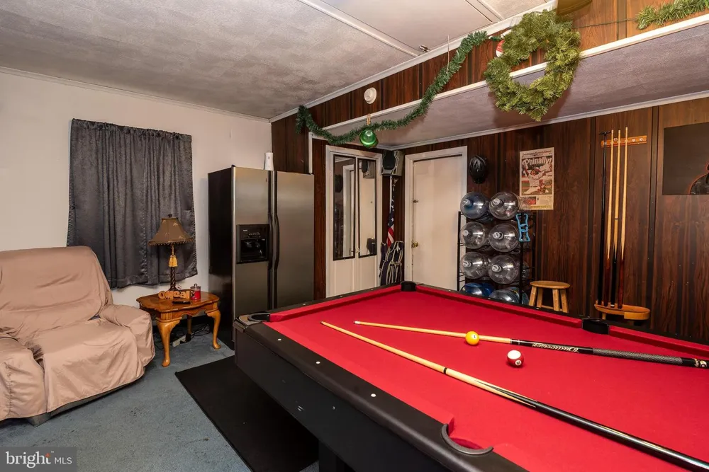 27 EAST LANE Willingboro, NJ 08046