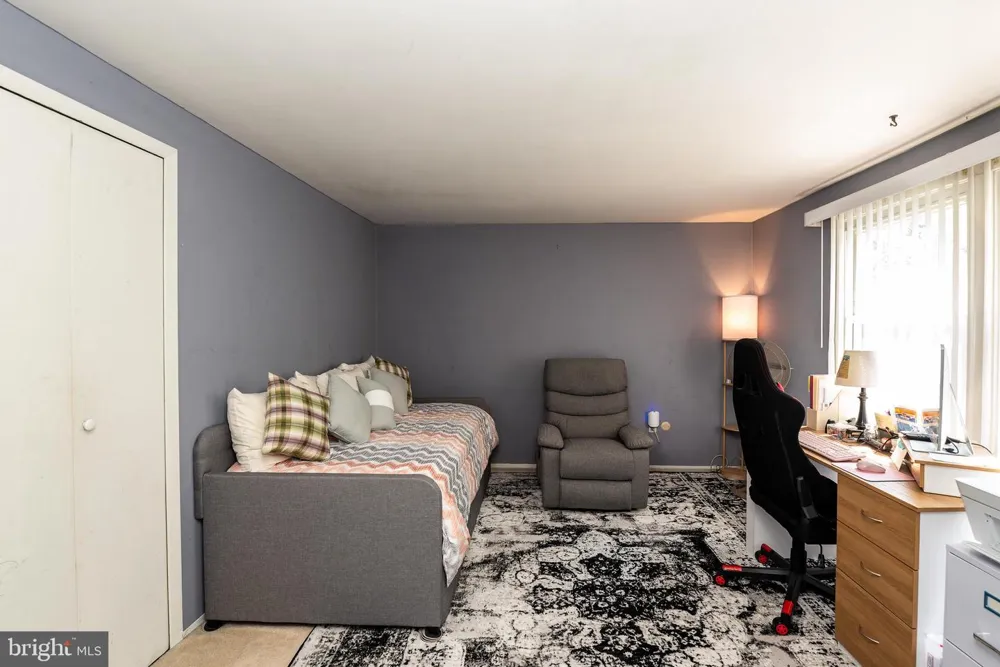 27 EAST LANE Willingboro, NJ 08046