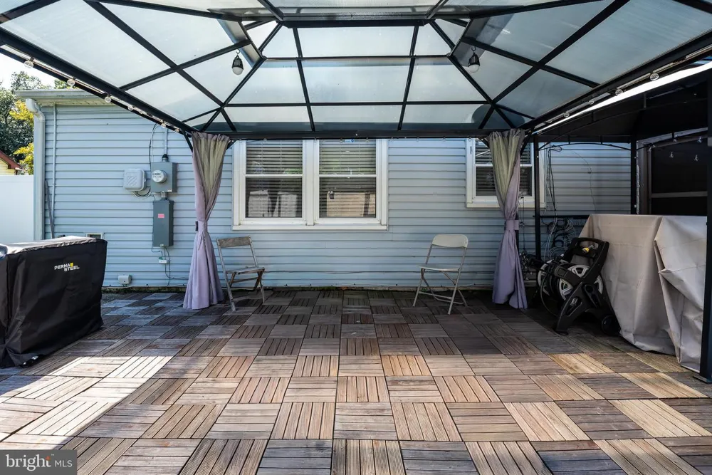 27 EAST LANE Willingboro, NJ 08046