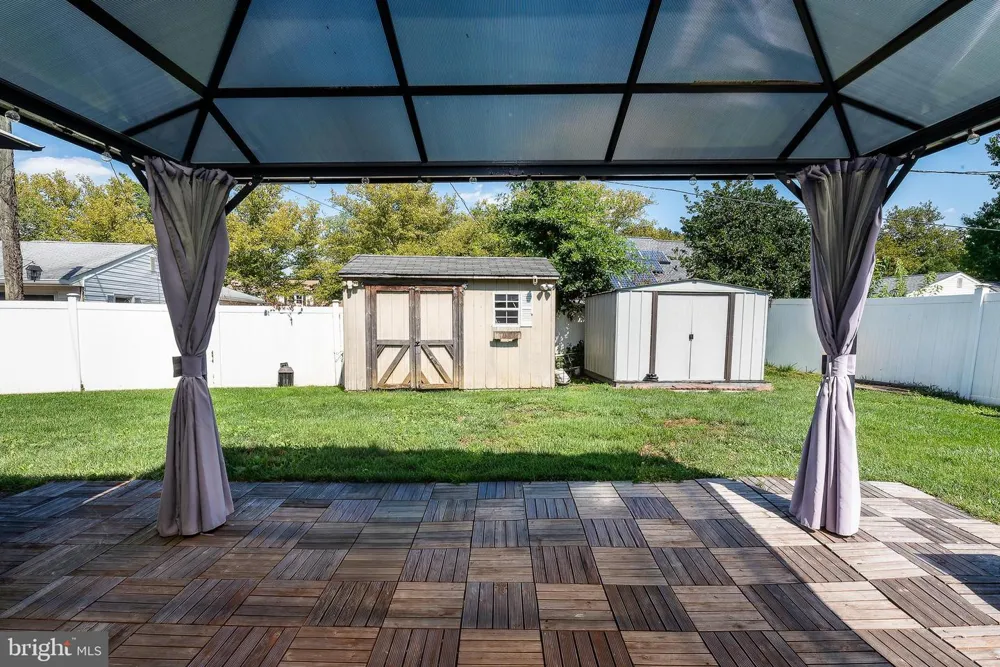 27 EAST LANE Willingboro, NJ 08046