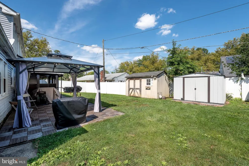 27 EAST LANE Willingboro, NJ 08046