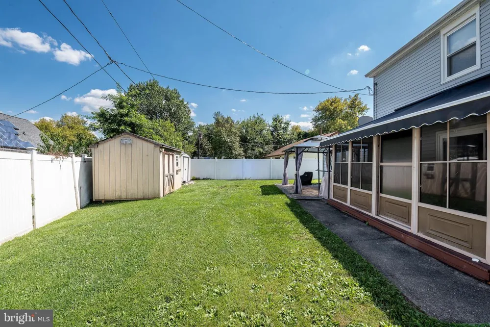 27 EAST LANE Willingboro, NJ 08046