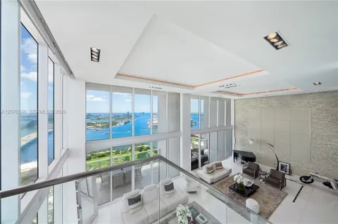 1040 Biscayne Blvd #4403
