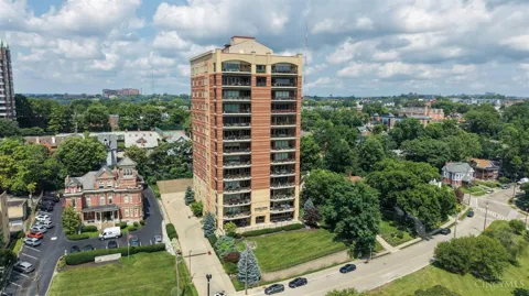 2145 Luray Avenue #9N