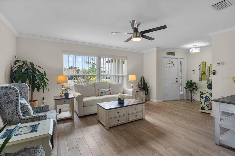 6640 WATERFORD LANE Sarasota, FL 34238